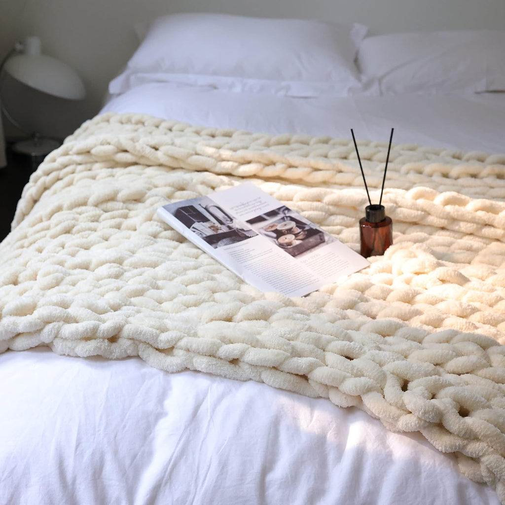 Chenille Chunky Knit Blanket Throw （40×50 Inch）, Handmade Warm & Cozy Blanket Couch, Bed, Home Decor, Soft Breathable