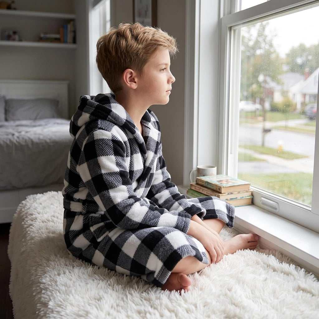 Boys Fleece Hooded Robe, Soft Print Bathrobe Kids 5-14(Black Plaid9-10)