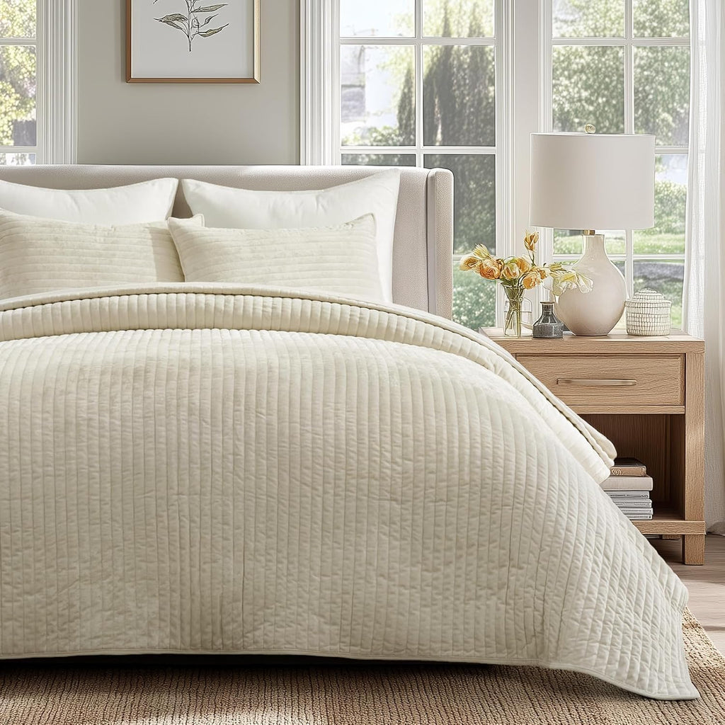 Velvet Quilt Set King, Luxurious Soft Striped Channel Bedding Set, Lightweight Velvet Comforter for All Season