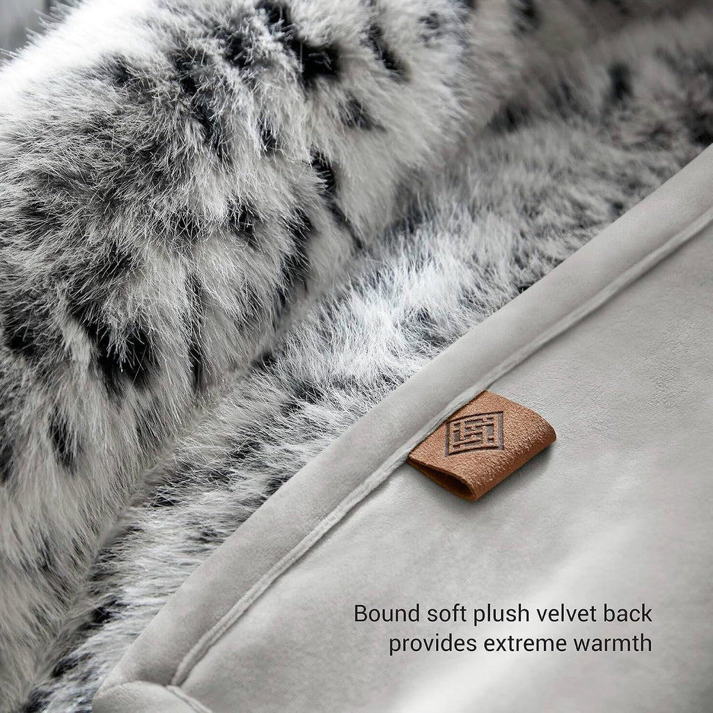 Faux Fur Throw Blanket - Ultra Soft & Sustainable, Reversible Velvet Back, 800GSM Plush, Gift-Ready Packaging - Snow