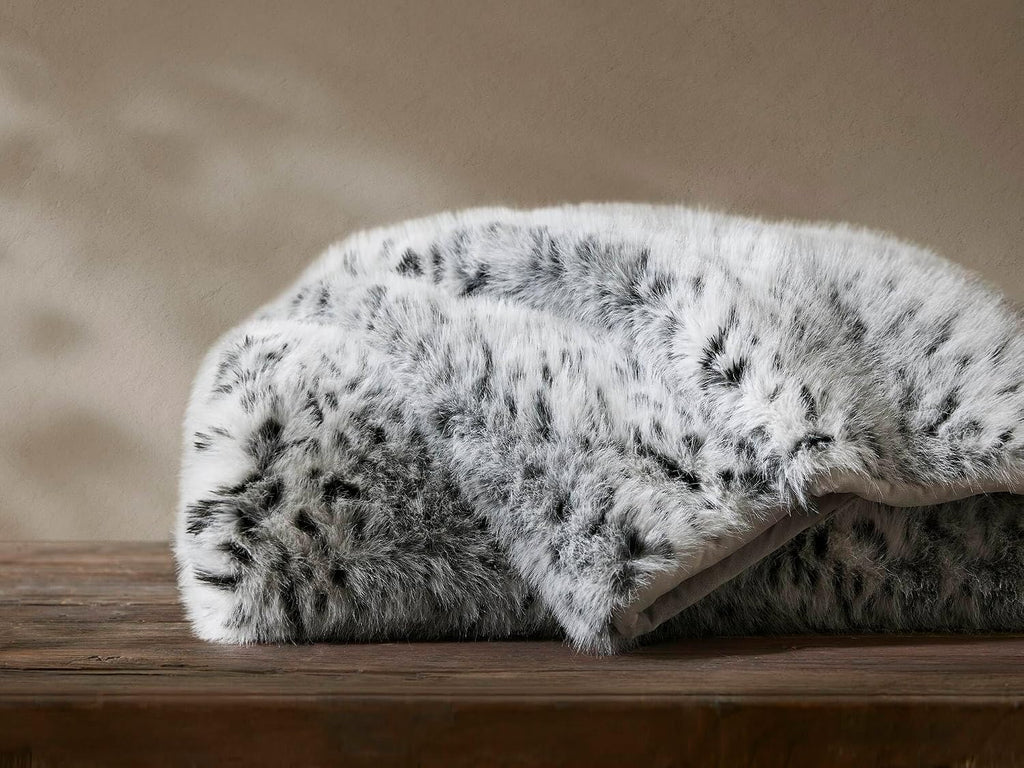 Faux Fur Throw Blanket - Ultra Soft & Sustainable, Reversible Velvet Back, 800GSM Plush, Gift-Ready Packaging - Snow