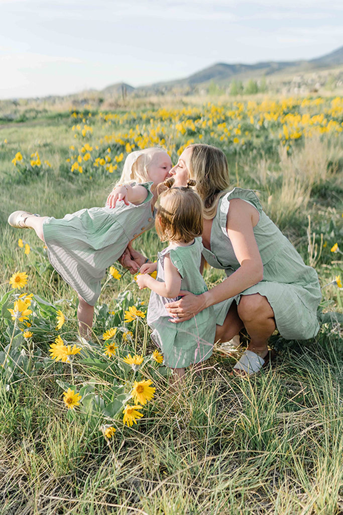 Matching Family Dresses Cotton Ruffle Decor Mommy and Me Matching Dress Mint Green