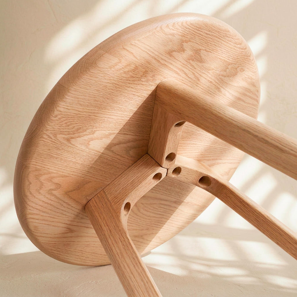 Round Side Table 100% Solid Wood Occasional Table Minimal Scandinavian End Table Sofa Table (Natural Oak)