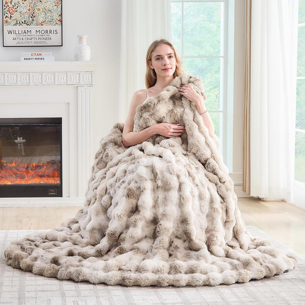 Fluffy Faux Rabbit Fur Throw Blanket - Soft Plush Luxury Bubble Blanket for Couch, Bed (Queen Size 90''x90''