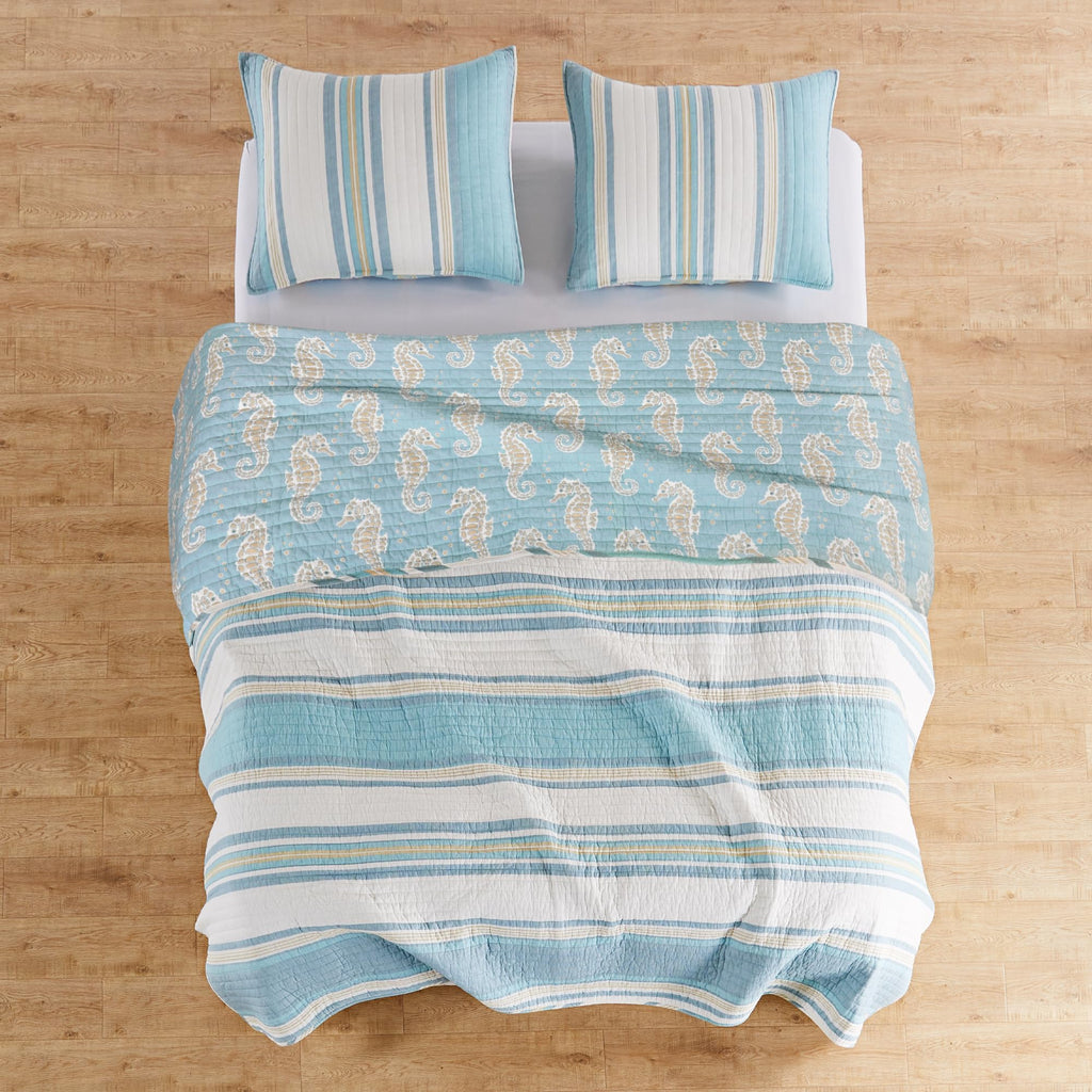 Blue Maui Quilt Set, Quilt + One Standard Pillow Sham, Striped Coastal Design in Light Blue, Cream and