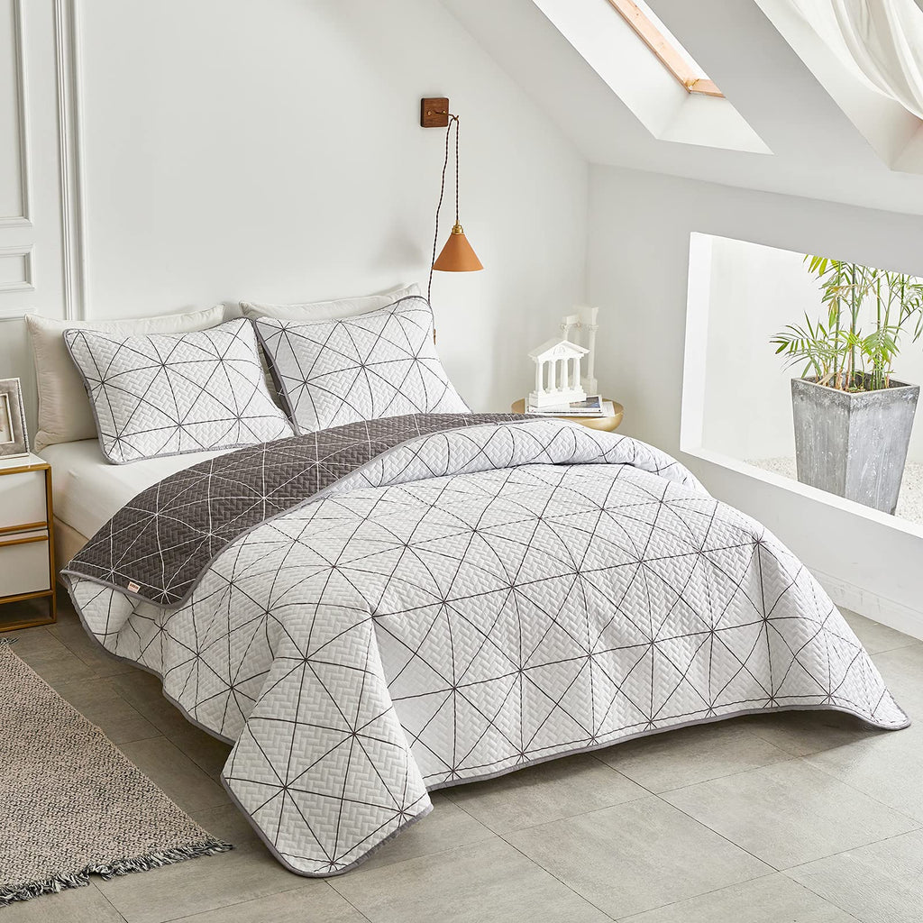 3 Pieces Reversible Quilt Set Plaid White & Brown 102x88 Soft Microfiber Lightweight Coverlet Bedspread