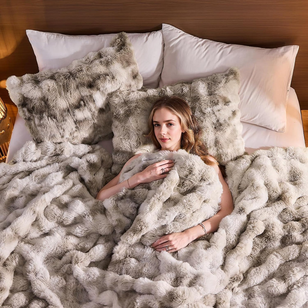 Fluffy Faux Rabbit Fur Throw Blanket - Soft Plush Luxury Bubble Blanket for Couch, Bed (Queen Size 90''x90''