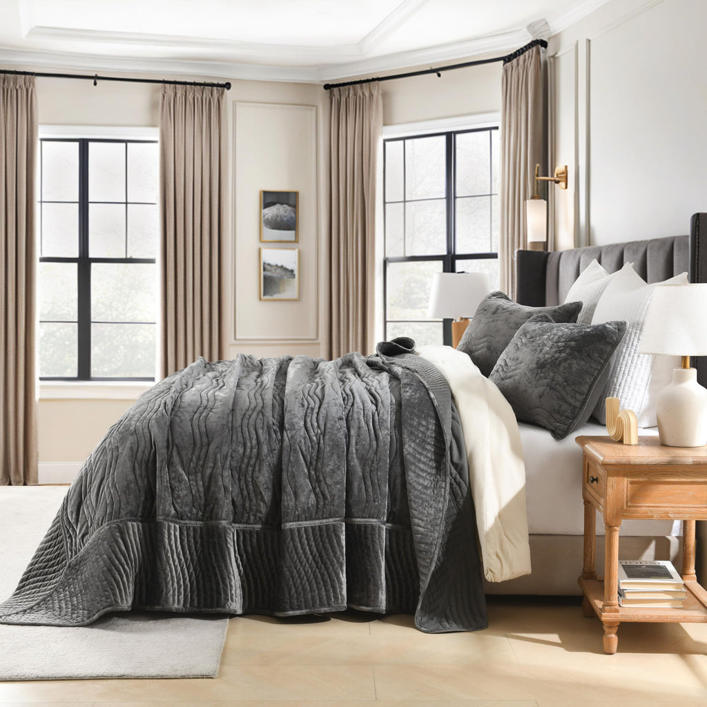 Patchwork Velvet Comforter, Grey Wave Pattern Quilt