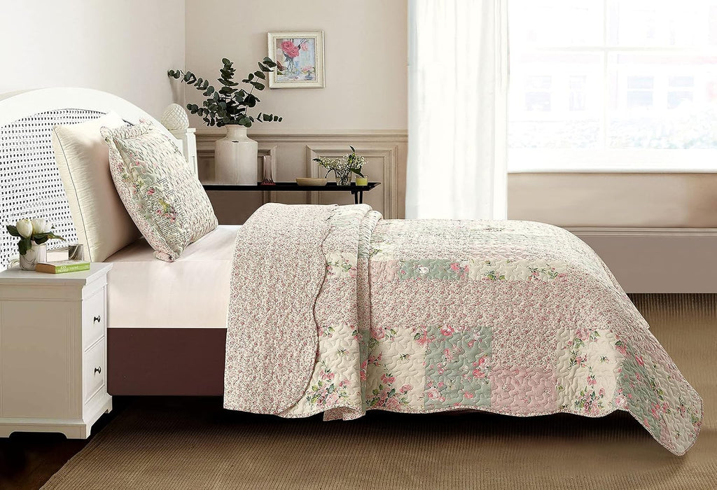 Rose and Sage Quilt Set, 3-Piece Bedding Sets, Traditional Patchwork Design, Washable and Reversible Bedspread, Soft
