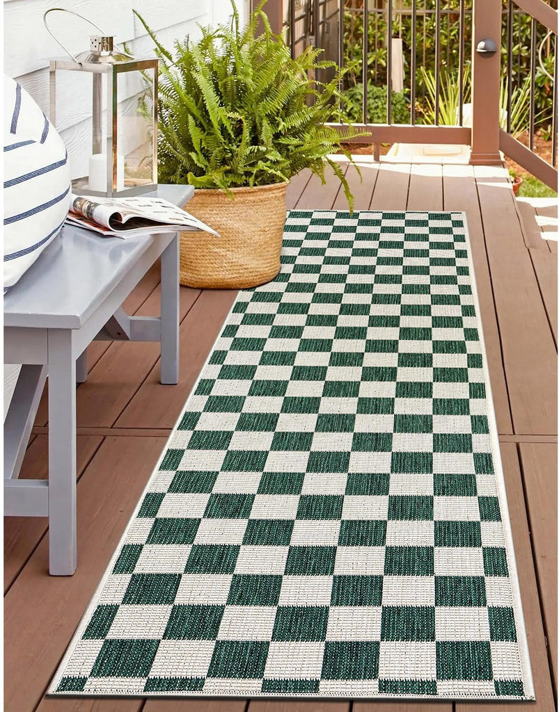 Indoor/Outdoor Checkered Weather Resistant Runner Rug Green
