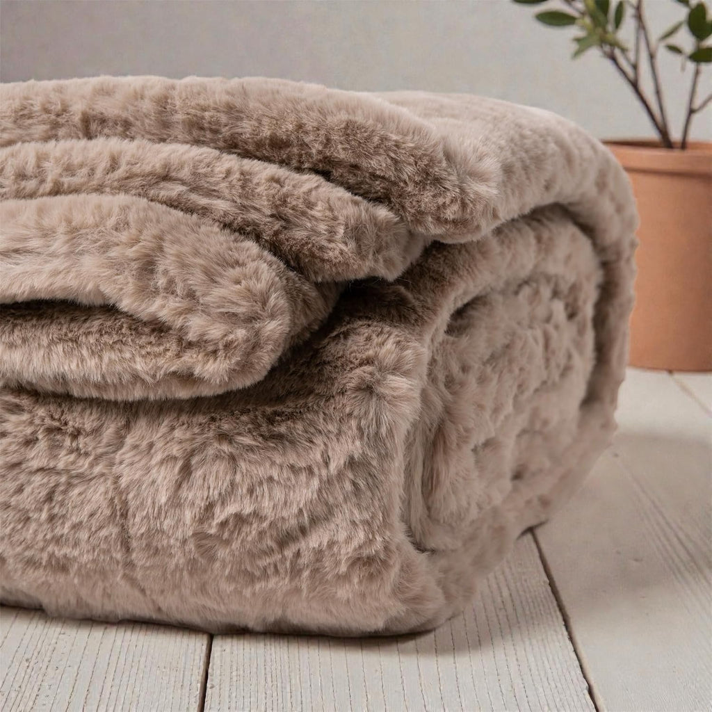 Luxury Faux Fur Throw Blanket - Premium Double-Sided Plush Throw for Couch & Bed - Shed-Free, Machine Washable