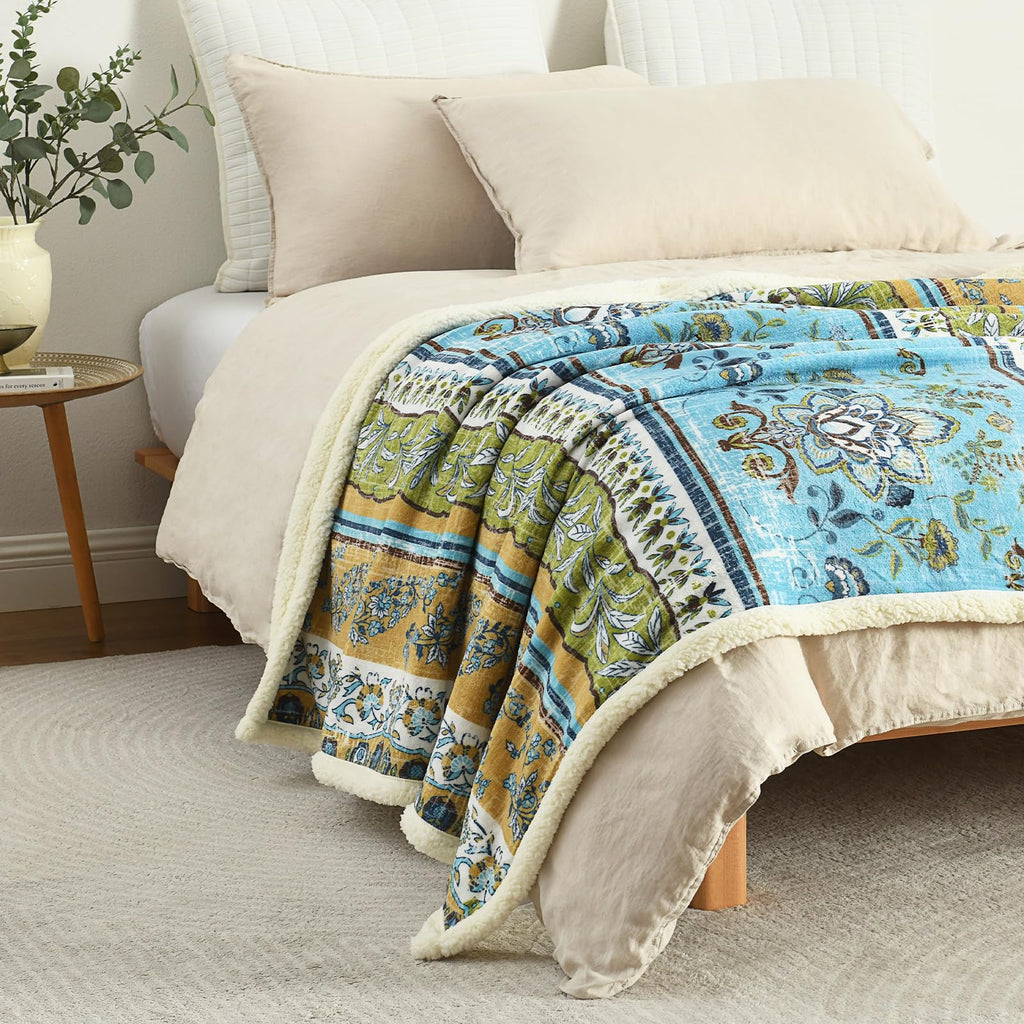 Boho Chic Sherpa Throw Blanket - Vibrant Bohemian Print & Ultra-Soft Cozy Lining, Stylish & Warm Winter Throw for