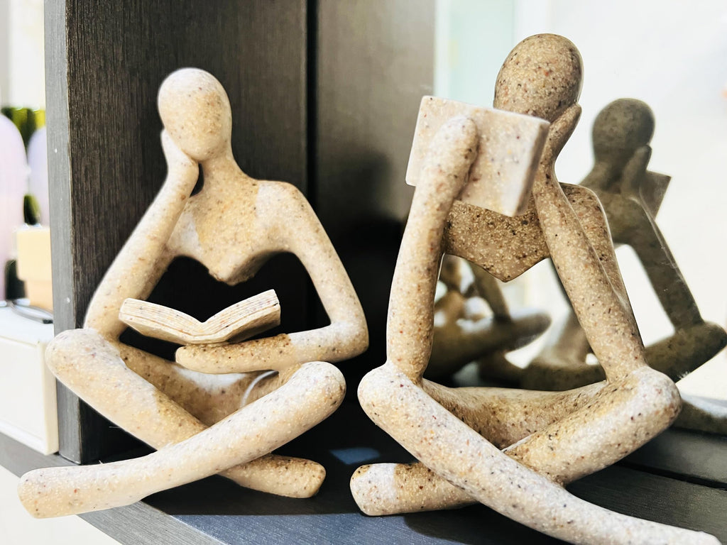 2 Pcs Home Decor Sandstone Reading Thinker Statue Modern Figurines Abstract Aesthetic Sculpture Thinker Statuettes of