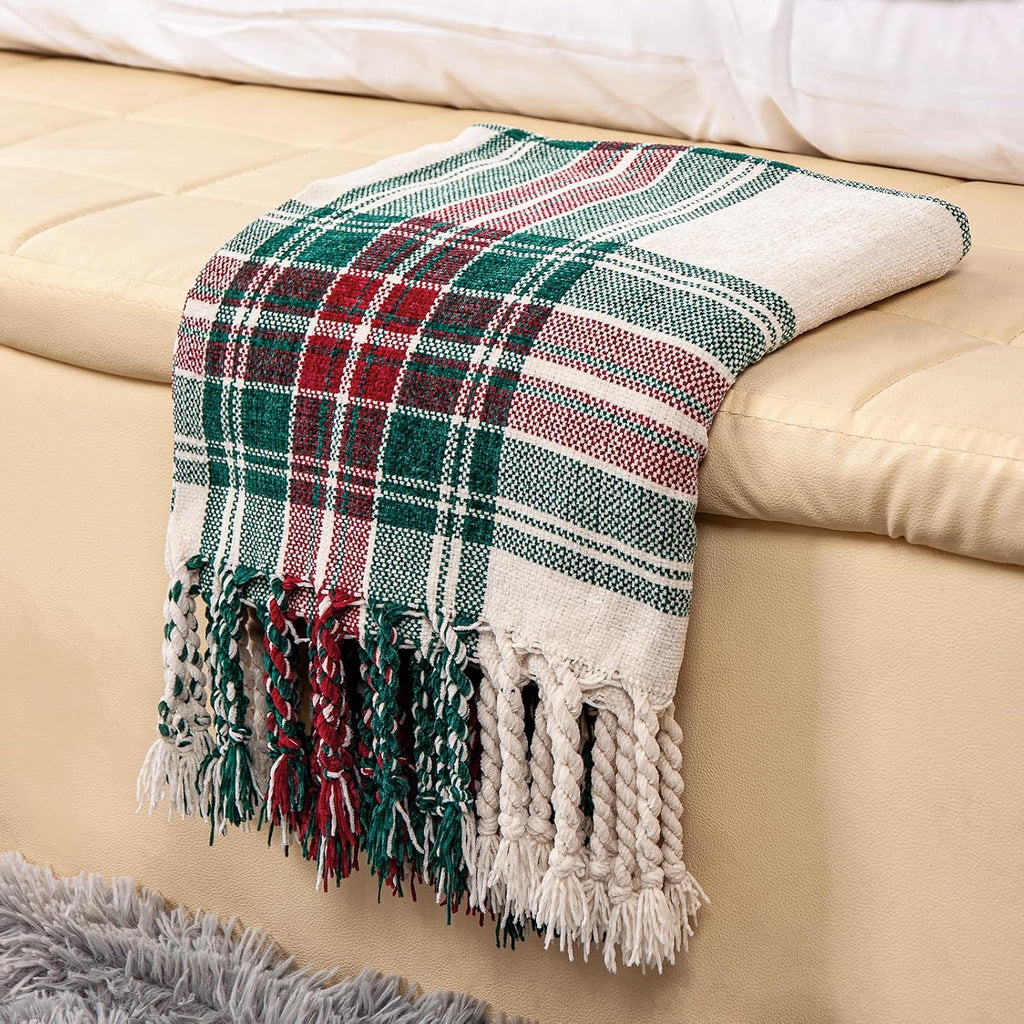 Christmas Throw Blanket with Tassels, Chenille Plaid Checkered Blanket for Couch Bed Sofa, Super Soft Cozy