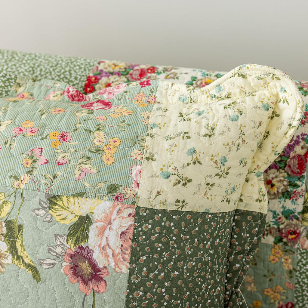 Set of 2 Patchwork Cotton Quilted Decorative Square Throw Pillow Covers with Scalloped Floral Pattern Soft Cushion