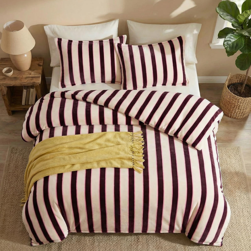 Striped Queen Comforter Set Velvety Fleece Comforter Set Modern Style Striped Beding with 2 Pillowcases Lightweight 3