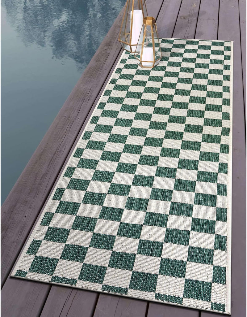 Indoor/Outdoor Checkered Weather Resistant Runner Rug Green