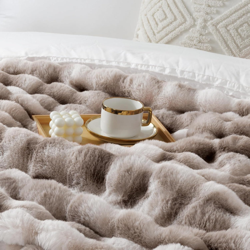 1000GSM Faux Rabbit Fur Throw Blanket, Super Heavy Warm Cozy Brown Blankets for Couch Bed Sofa, Ruched Plush Fuzzy
