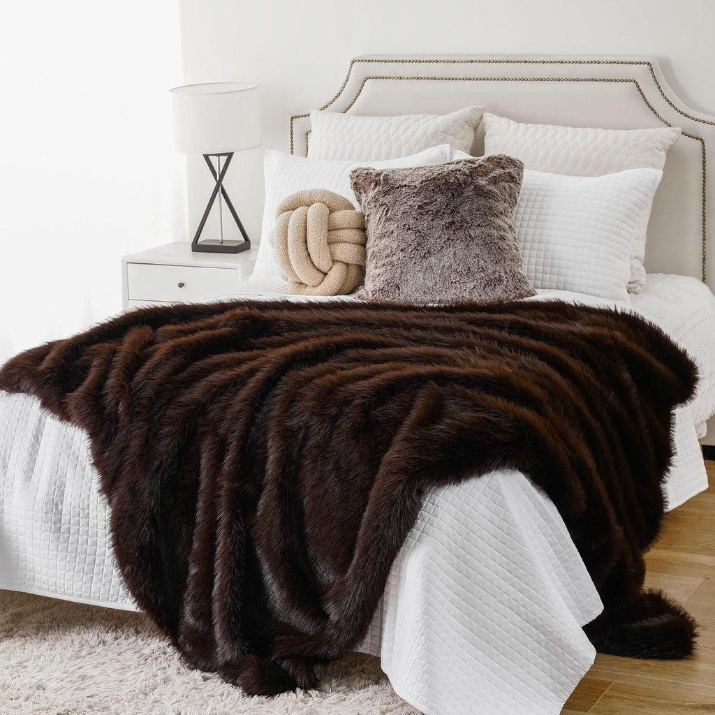 Luxury Fluffy Brown Faux Fur Throw Blanket, Cozy Warm Fur Blanket for Couch, Sofa, Chair, Bed, Plush Fuzzy Fur Throws
