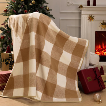 Christmas Throw Blanket, Premium Faux Wool Buffalo Check Blanket with Locking Edge Warp-Knitted Christmas Plaid