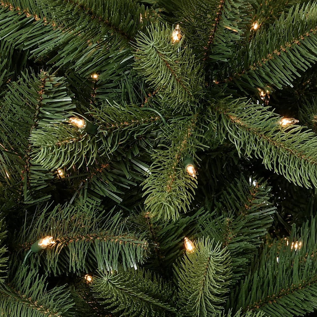 Pre-Lit Artificial Christmas Tree with 650 White Lights