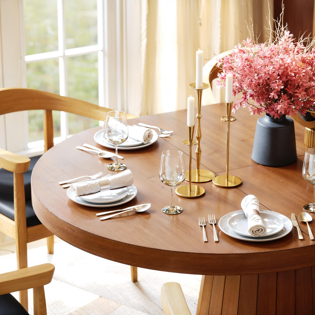 Extendable Dining Table Round to Oval 39"-55", Solid Wood Walnut Kitchen Table for 4-6 People, Space-Saving Design