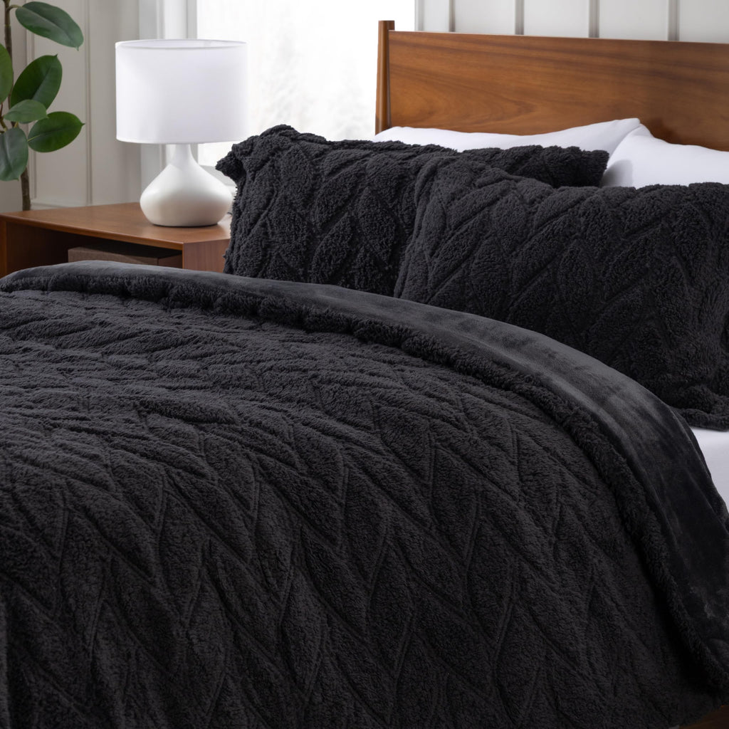Sherpa & Velvetloft Comforter Set, Luxuriously Warm Fleece Reversible Microfiber Plush Bedding Set with 1