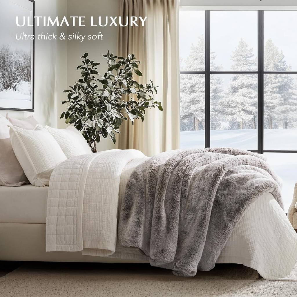 Faux Chinchilla Fur Throw Blanket, 50"x60", Champagne Fawn | Luxury, Super Soft, 1220GSM, Fluffy Cozy Mink