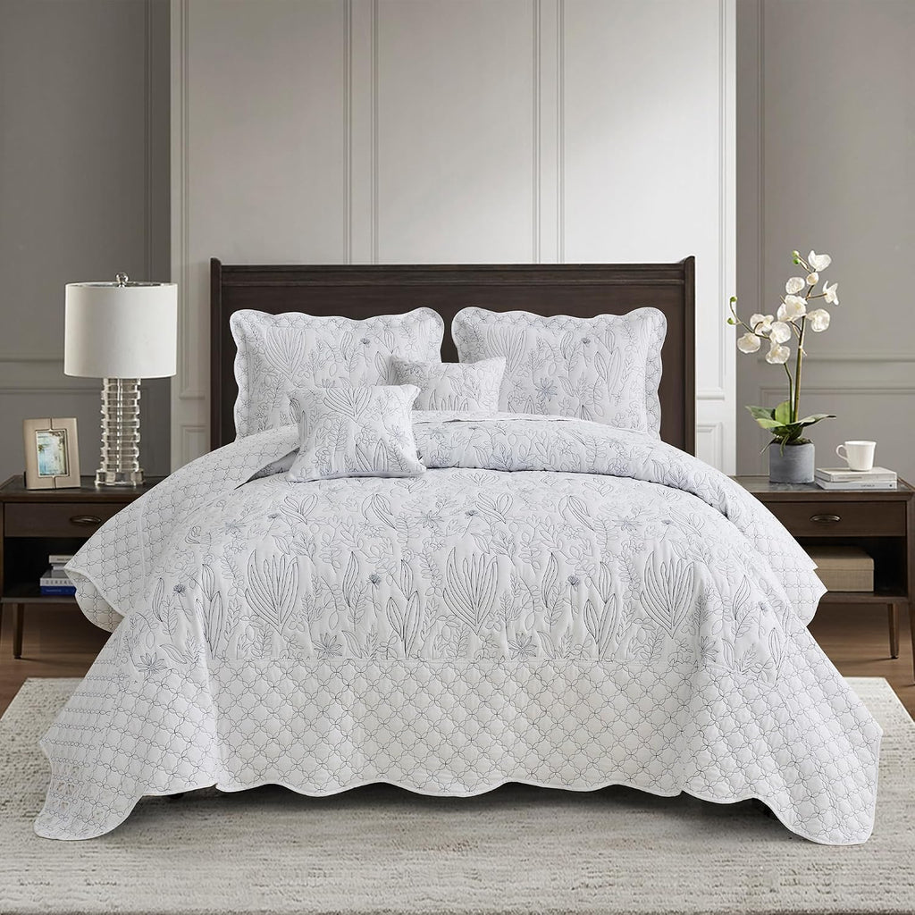 Botanical Oversized Bedspread King - Leaves Pattern Stitching Quilt Set - Elegant & Fresh Style Bedding Coverlets