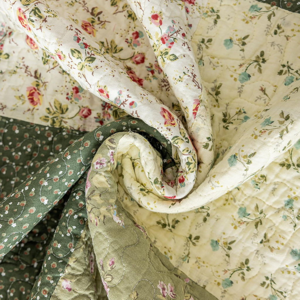 Set of 2 Patchwork Cotton Quilted Decorative Square Throw Pillow Covers with Scalloped Floral Pattern Soft Cushion