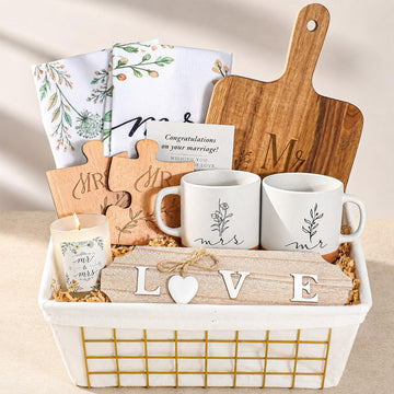 Wedding Gifts for Couples 2026, Engagement Mr Mrs Basket, Bridal Shower Gifts