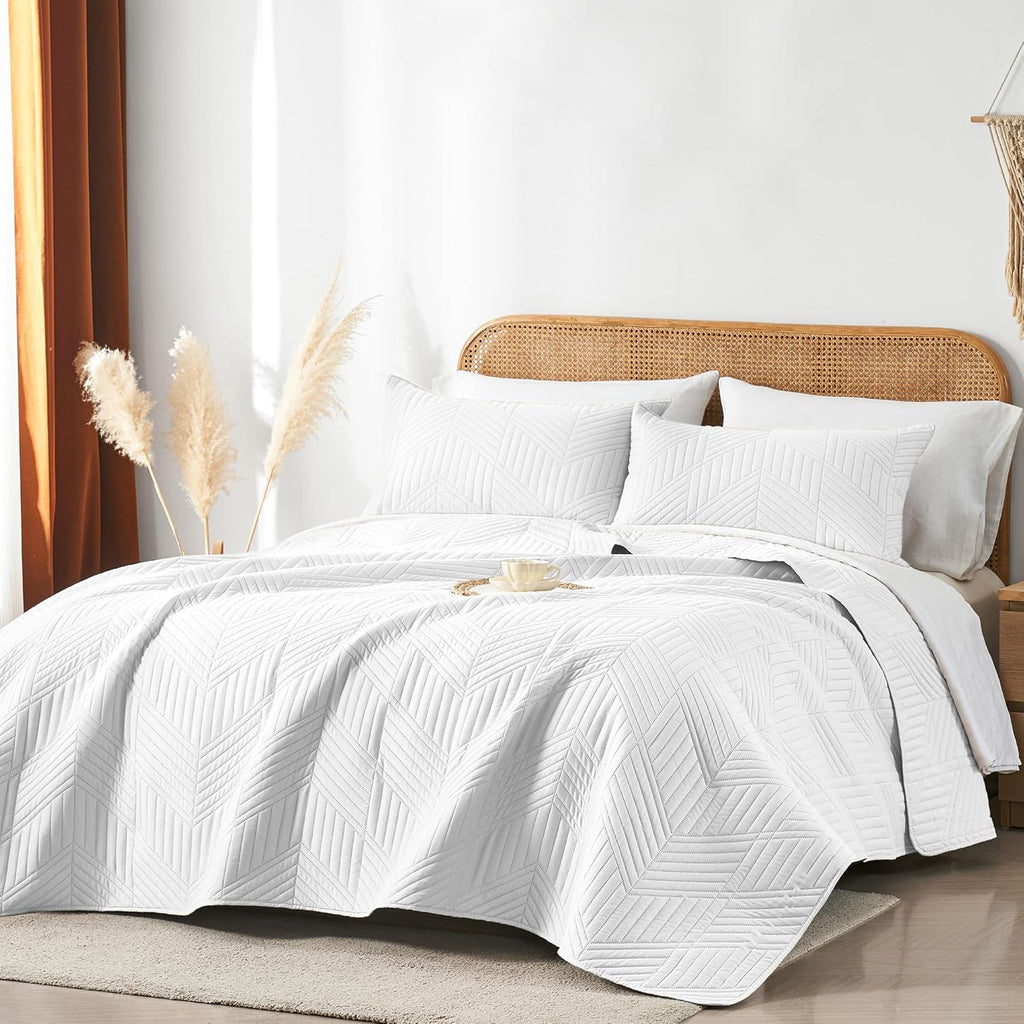Queen Quilt Bedding Set,White Ultrasonic Full/Queen Quilt Set Reversible Microfiber Bedspread,Lightweight Soft Modern