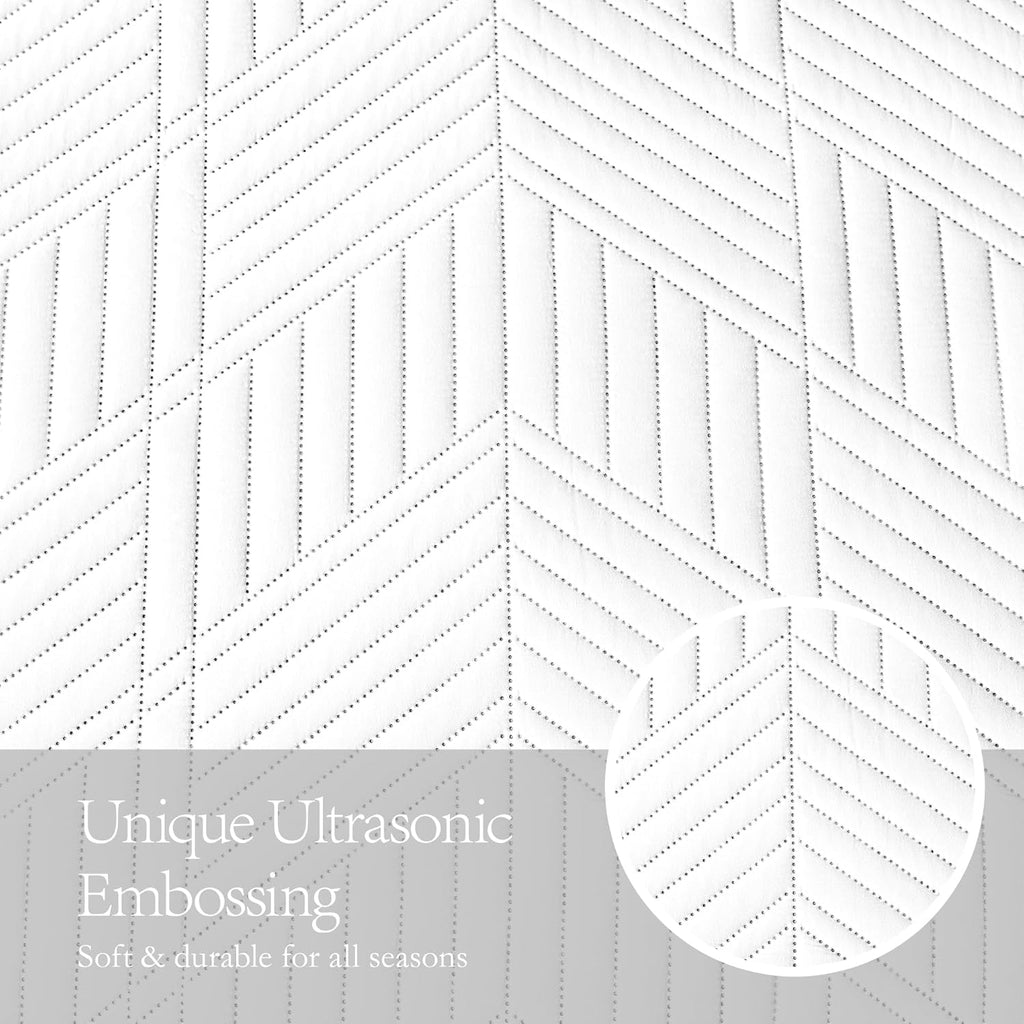 King Quilt Bedding Set,White Ultrasonic King/Cal King Quilt Set Reversible Microfiber Bedspread,Lightweight Soft