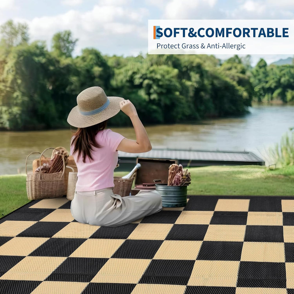 Outdoor Rug Waterproof Foldable Reversible Plastic Straw Camping Rug Portable Lightweight Modern Checkered