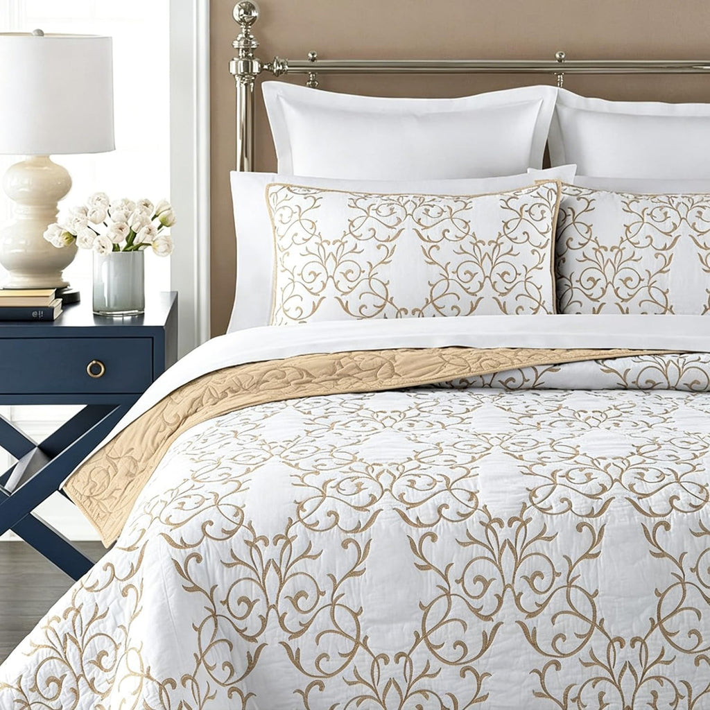 King Quilt Set 3-Piece, Cotton Blend Reversible Bedspread, Elegant Beige Embroidery Pattern Coverlet with 2