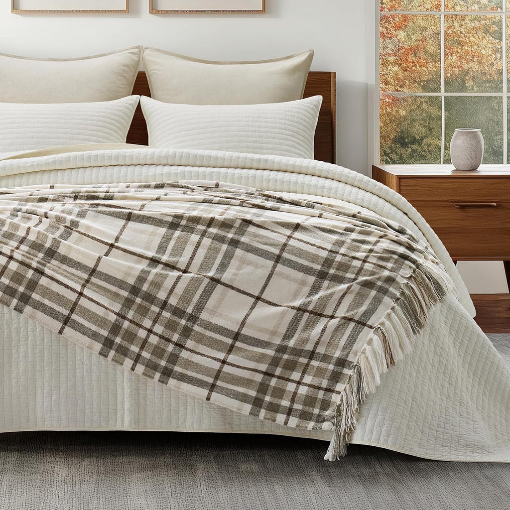 Plaid Chenille Throw Blanket, Super Soft Cozy Decorative Farmhouse Plaid Throw with Tassels, Lightweight Chenille