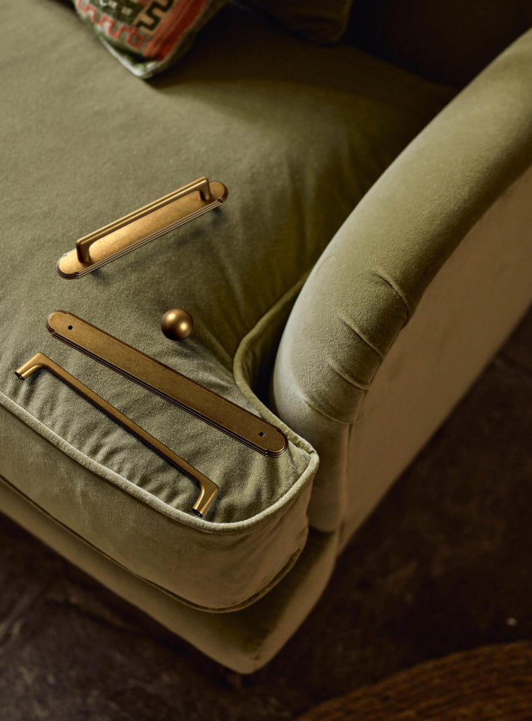 Antique Brass Cabinet Pulls with Backplate,Zinc Alloy Cabinet Handle with 5''(128MM) Hole Centers 2 Pack