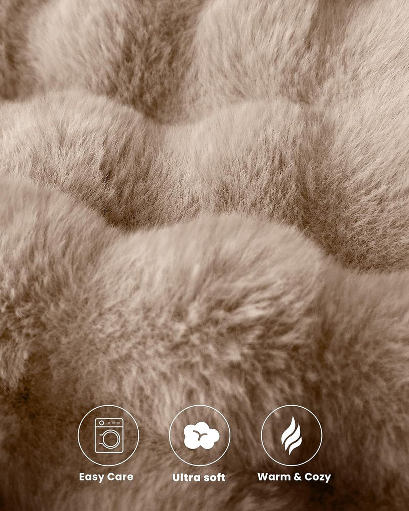 Ultra Soft Cozy Faux Fur Throw Blanket, Fuzzy Plush Thick Bubble Blanket, Oversize Luxury Fluffy Blanket for Couch