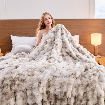 Fluffy Faux Rabbit Fur Throw Blanket - Soft Plush Luxury Bubble Blanket for Couch, Bed (Queen Size 90''x90''