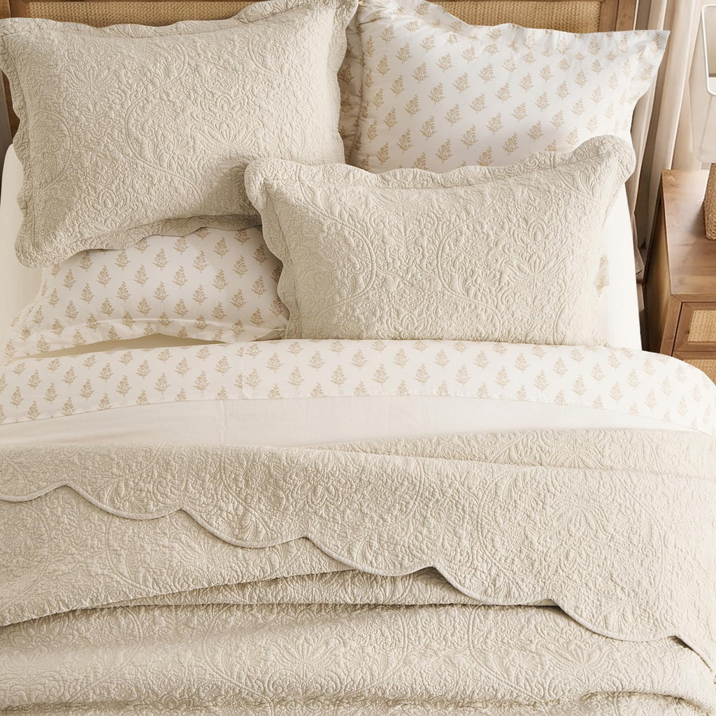 100% Cotton Scalloped Quilt Set, Birch