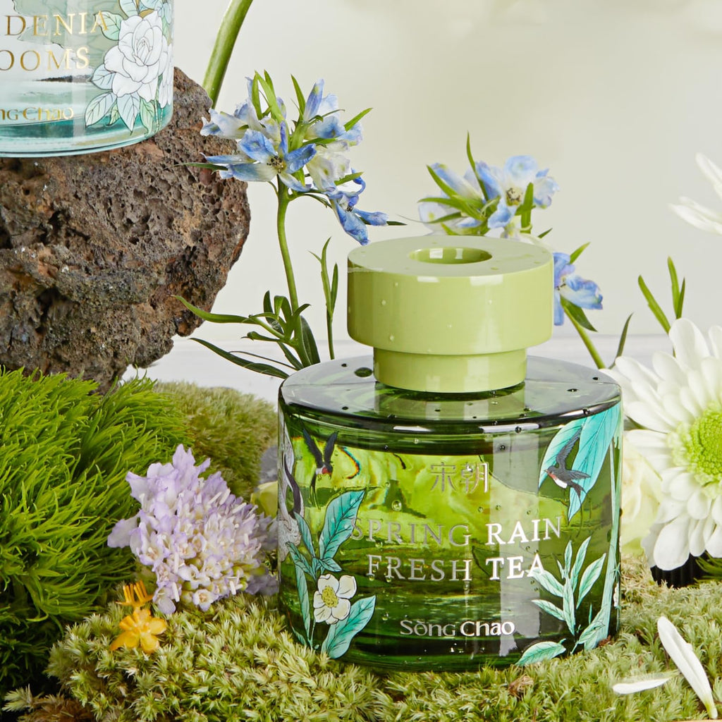 Hand-Painted Gardenia Reed Diffuser - Natural Essential Oil Scent with Greenery & Pear Accents - Artistic Glass