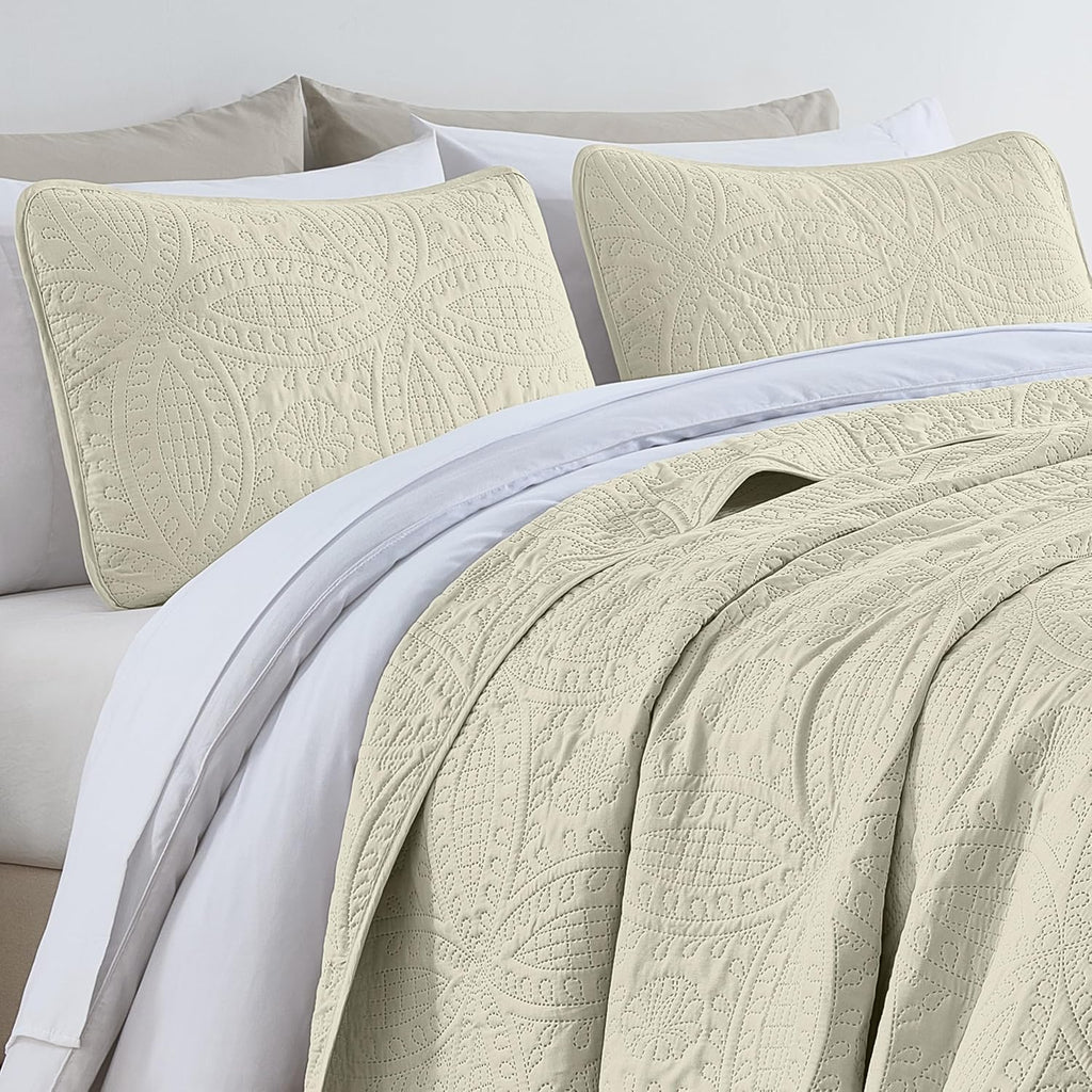 3-piece Oversized Bedspread Coverlet Set (King, Ivory)