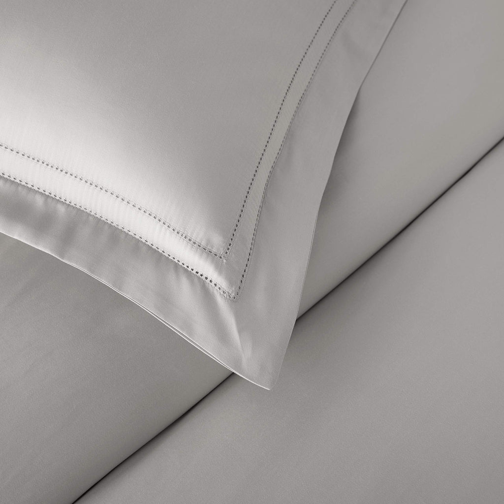 Yalda Duvet Cover Set - 100% Certified Egyptian Cotton, Double-Hem Stitch, Queen, Grey