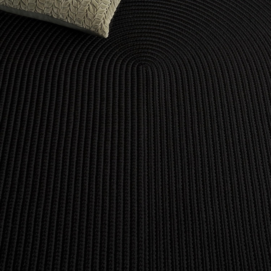 Braided Indoor/Outdoor Washable Oval Rug, Black BRD315Z