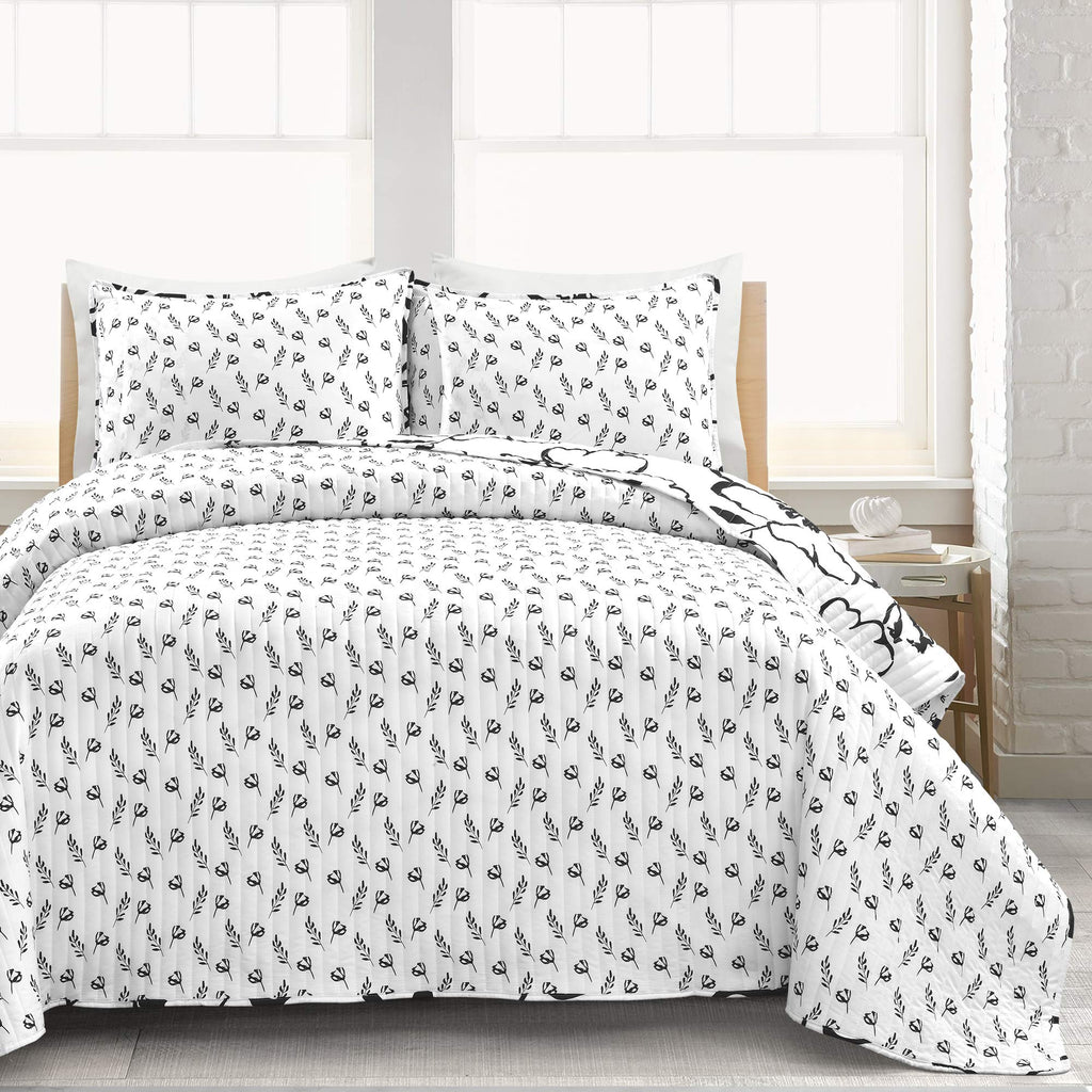 Scandinavian Floral Quilt Reversible 3 Piece Set Black & White - Floral Bedding Set Quilt - White