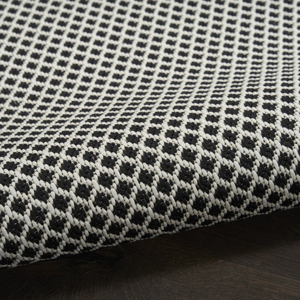 Courtyard Black White 3' x 5' Area Rug - Easy Clean, Non Shedding, Bed Room, Living Room, Dining Room, Kitchen