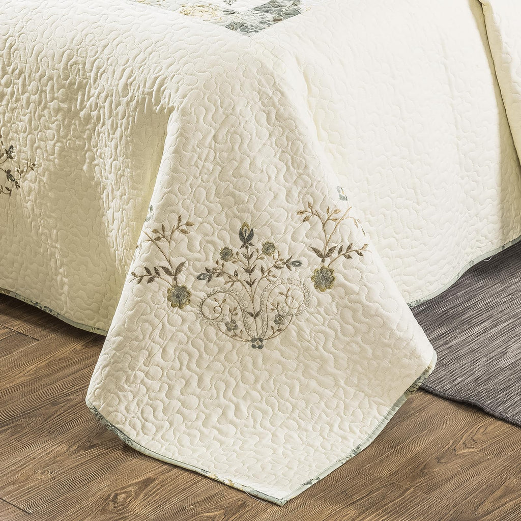 Quilt Set Queen Size 3D Floral Embroidery Pattern 3-Piece Cotton