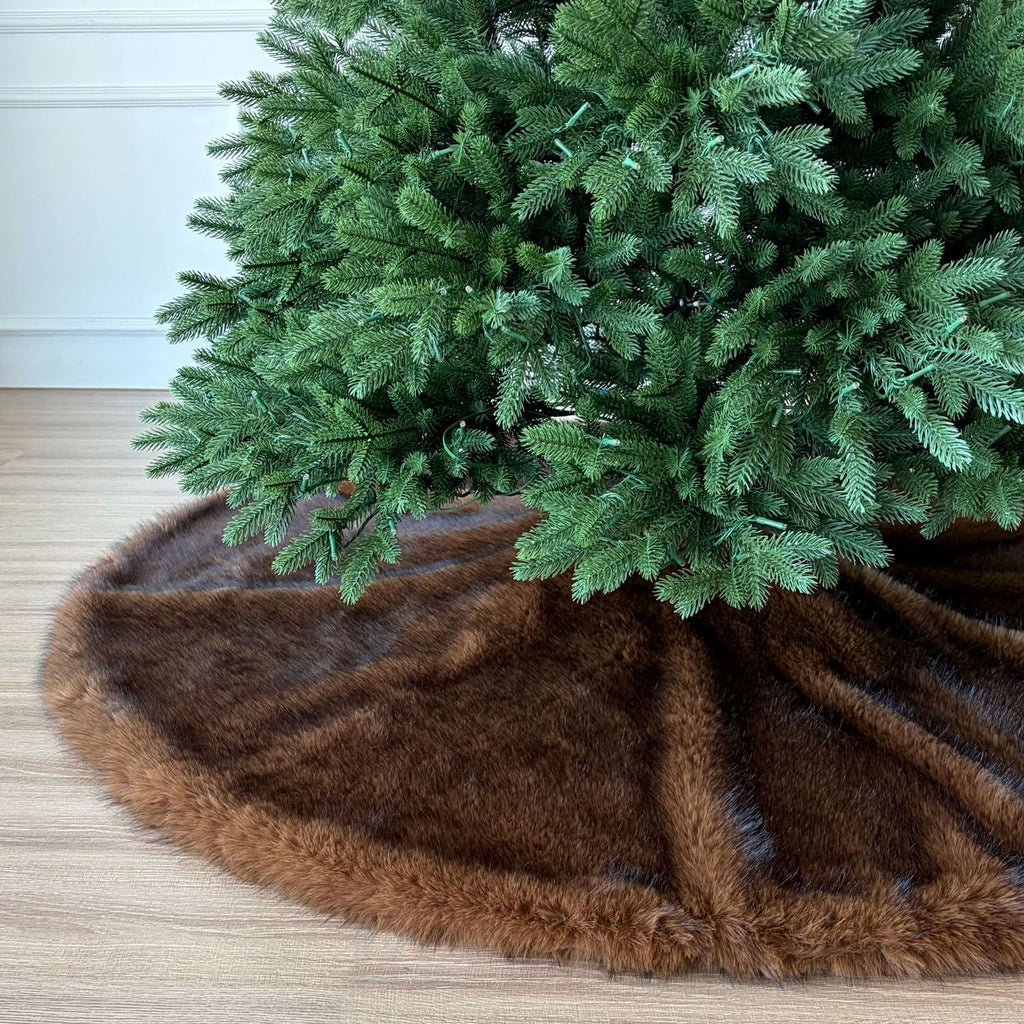 Huntsman High-Pile Faux Fur Christmas Tree Skirt with Hidden Slide Clasp Closure and Durable Microfiber Backing
