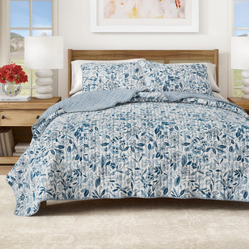 Floral Quilt Set - 3-Piece Size Coastal Bloom Bedding Set - Lightweight, All-Season, Reversible