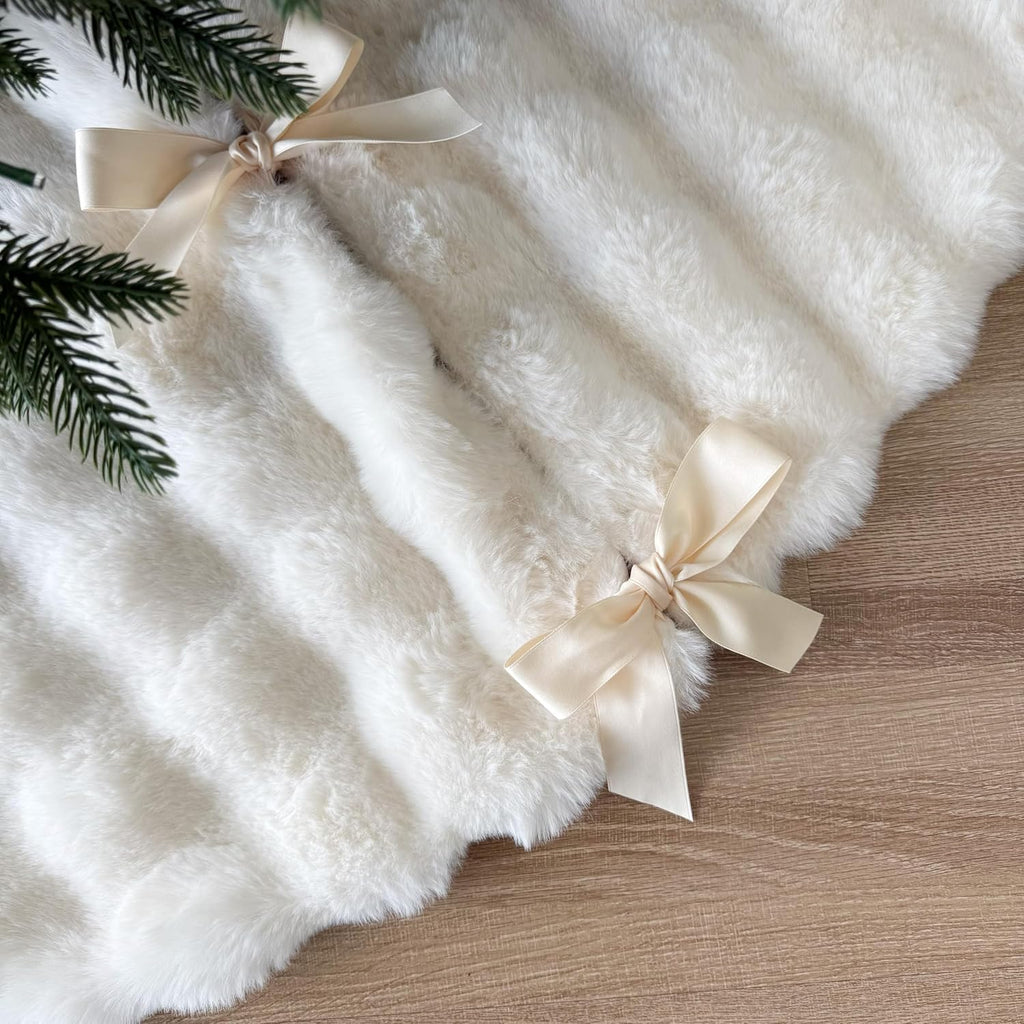 60-Inch Puff Quilt Faux Fur Christmas Tree Skirt, Soft Plush Tufted Texture with Satin Ribbon Ties, Cream